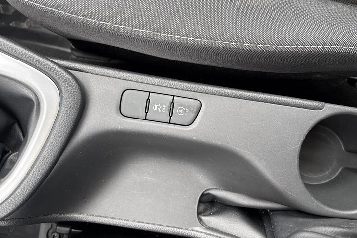 Grå Toyota Yaris fra 2022