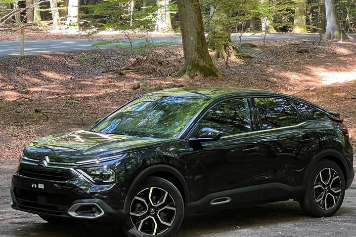 Sort Citroën ë-C4 fra 2021 set udefra