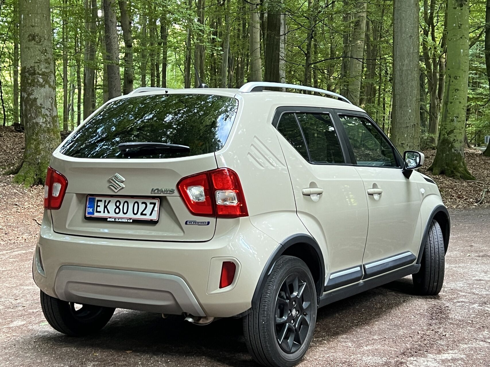 Beige Suzuki Ignis fra 2021