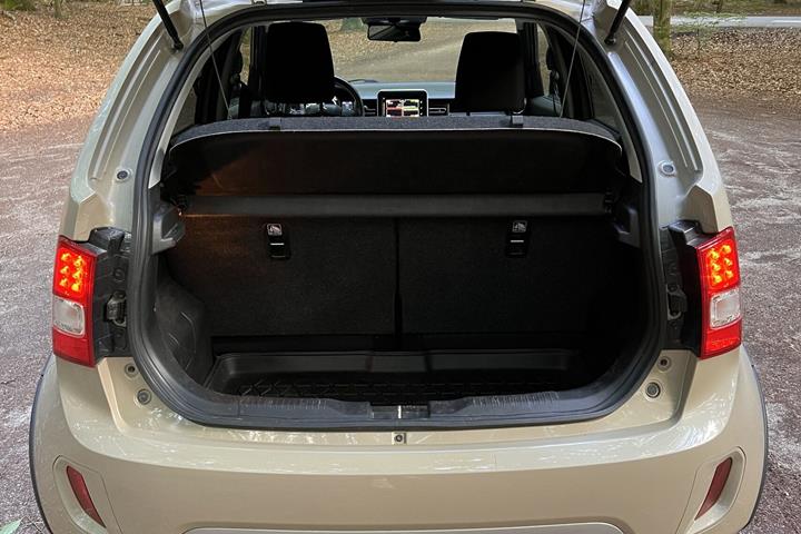 Beige Suzuki Ignis fra 2021