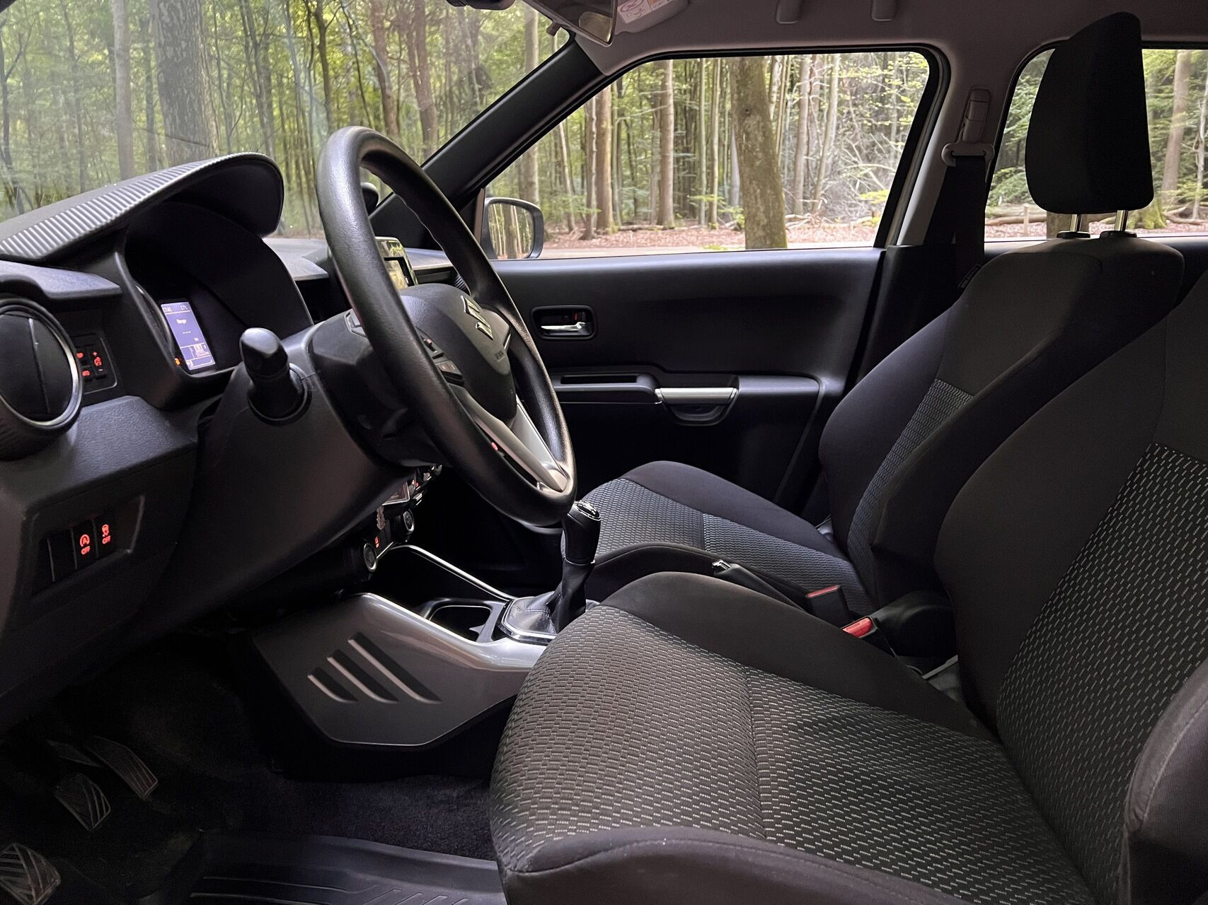 Beige Suzuki Ignis fra 2021