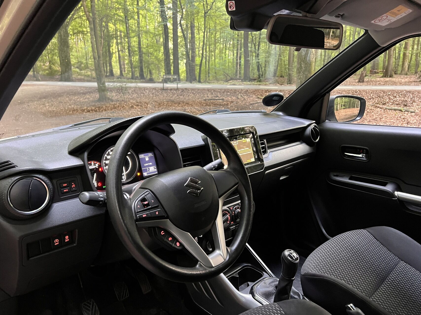 Beige Suzuki Ignis fra 2021