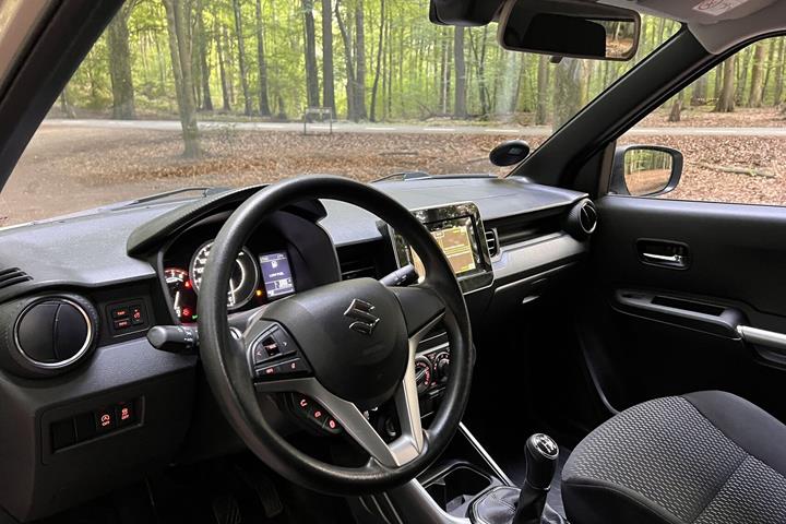 Beige Suzuki Ignis fra 2021