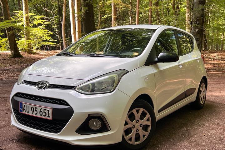 Hvid Hyundai i10 fra 2015