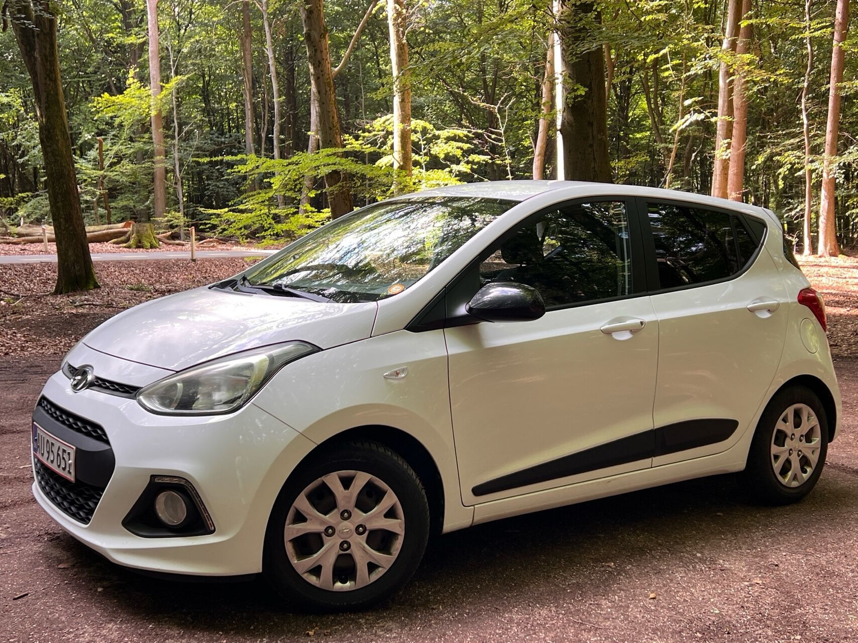 Hvid Hyundai i10 fra 2015