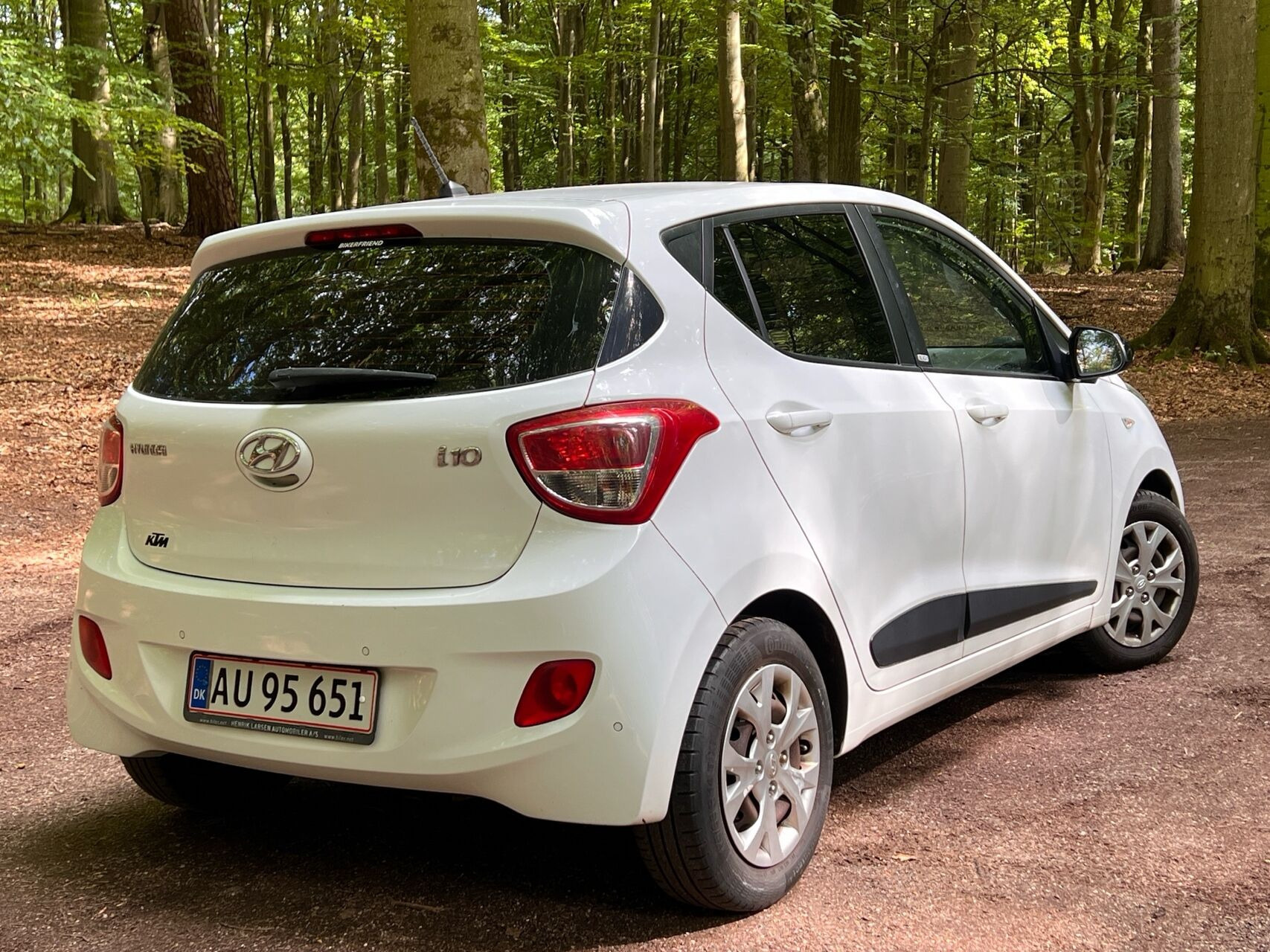 Hvid Hyundai i10 fra 2015