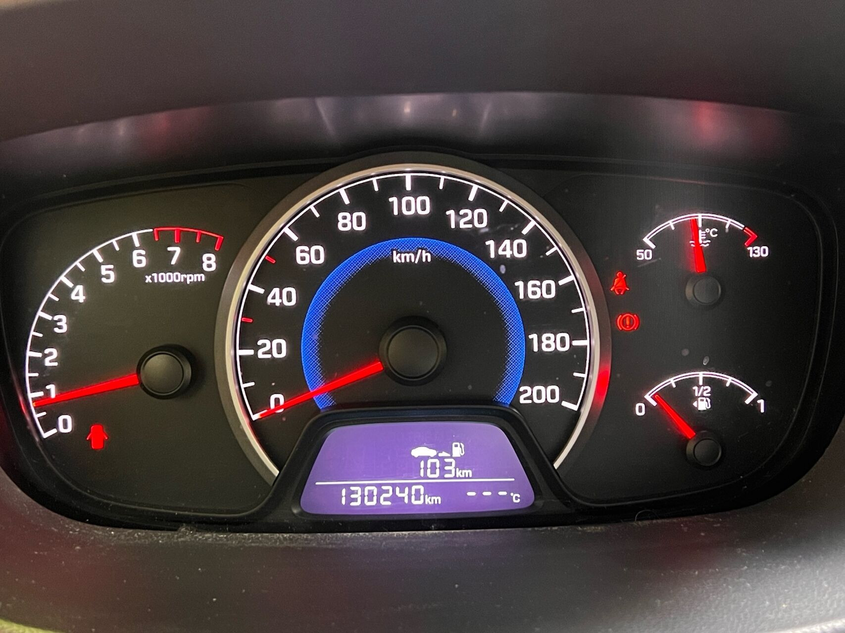 Hvid Hyundai i10 fra 2015