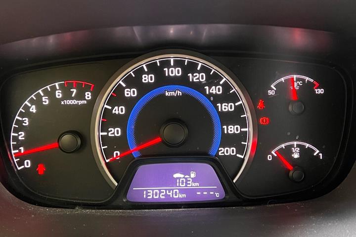 Hvid Hyundai i10 fra 2015