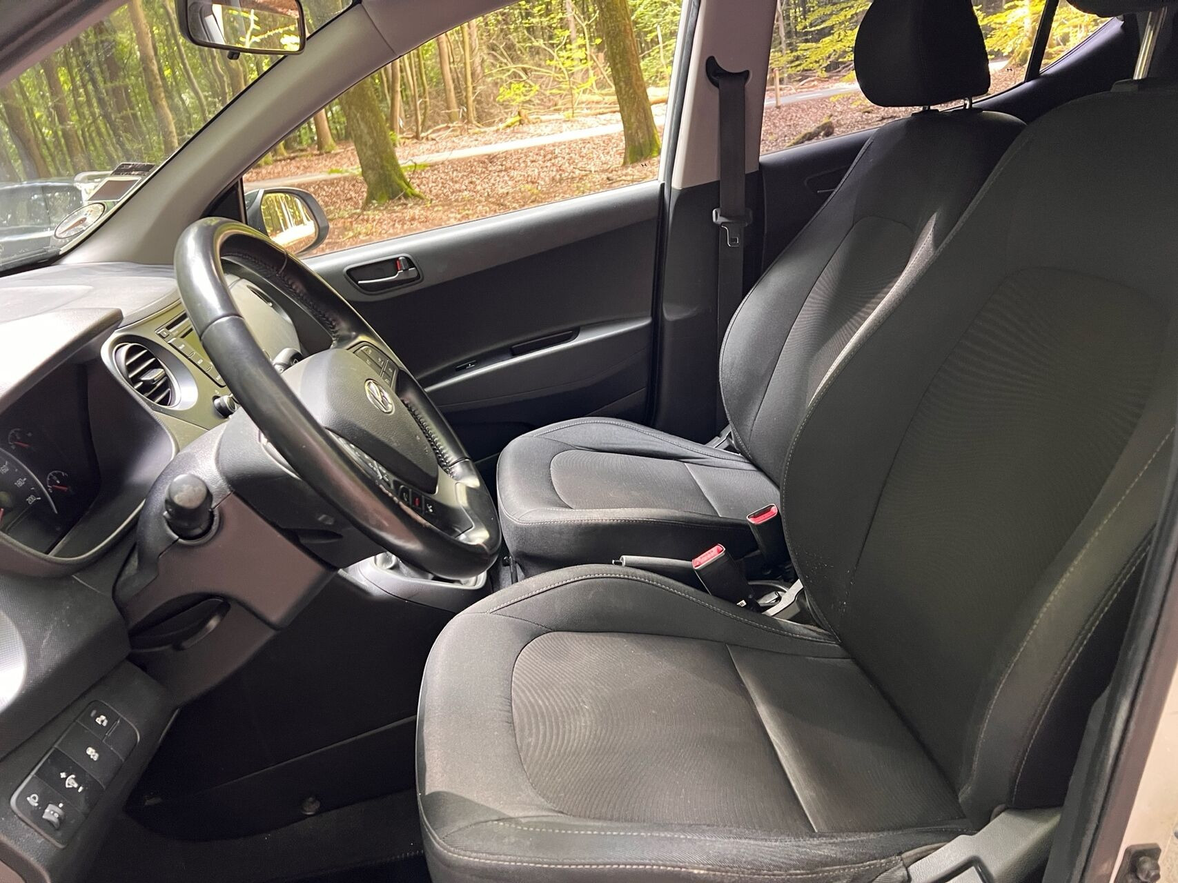 Hvid Hyundai i10 fra 2015