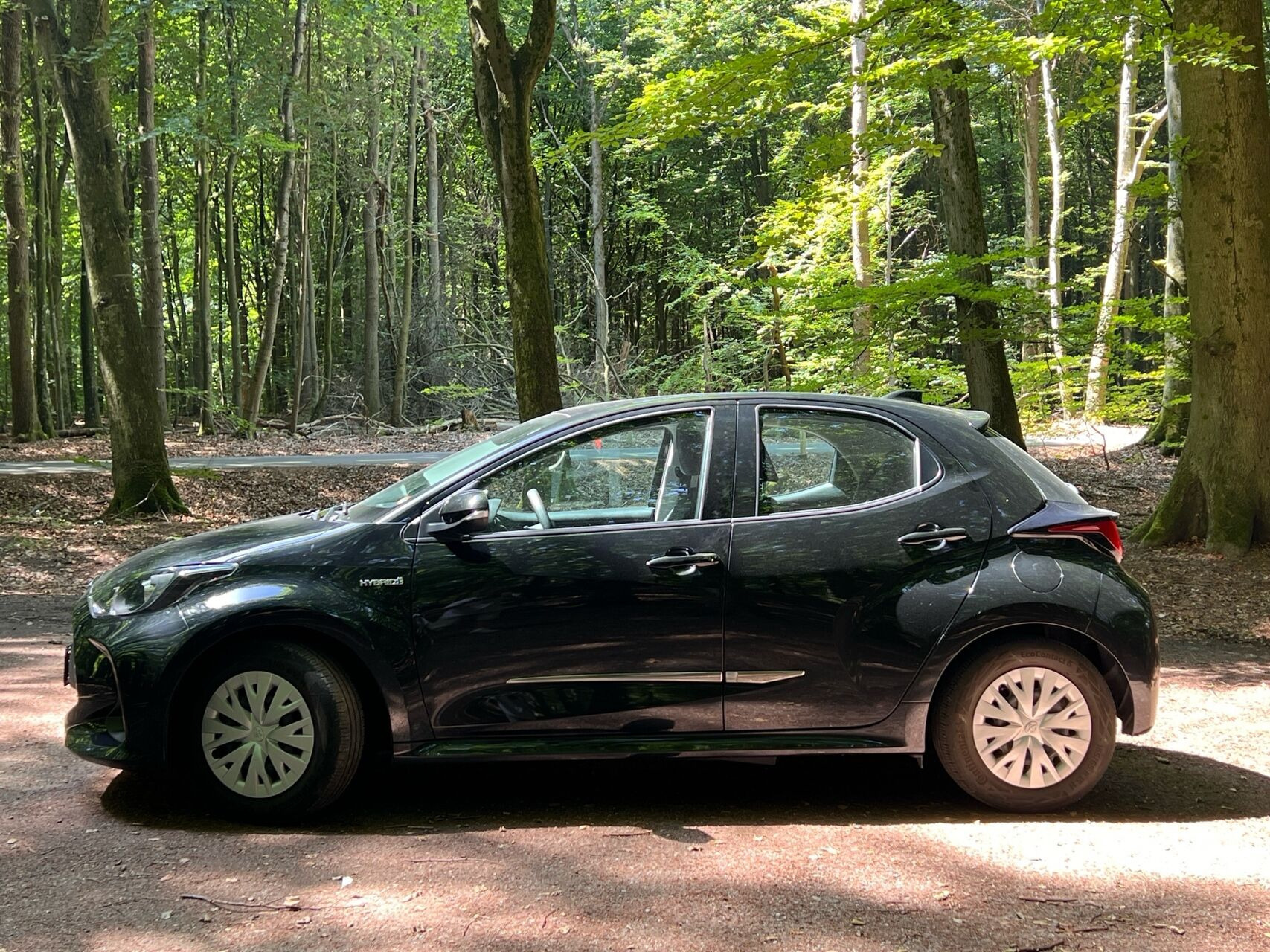 Sort Toyota Yaris fra 2021