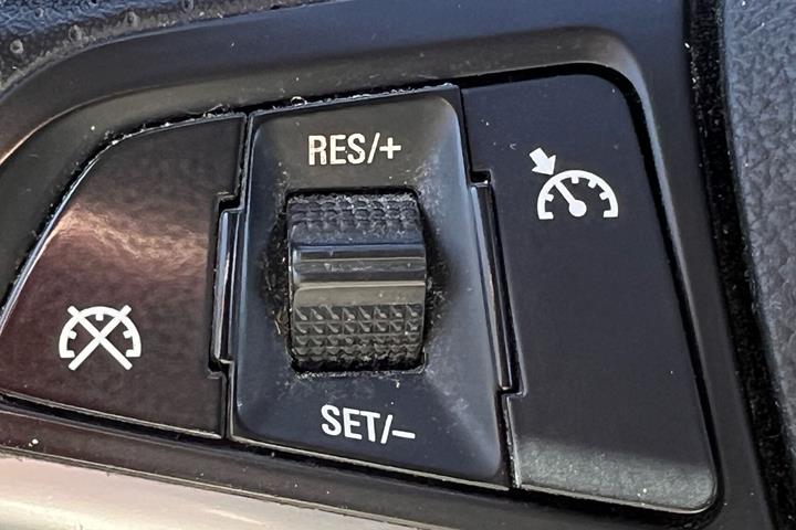 Grå Opel Astra fra 2012
