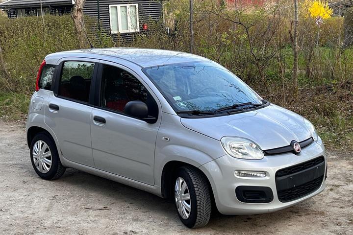 Sølv Fiat Panda fra 2015
