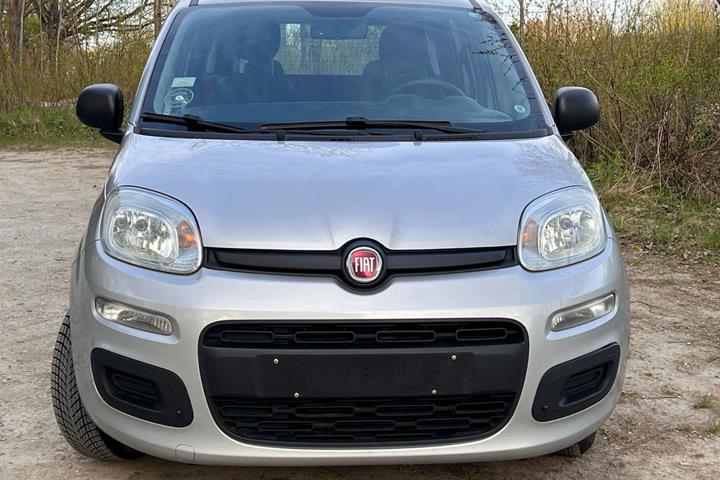 Sølv Fiat Panda fra 2015