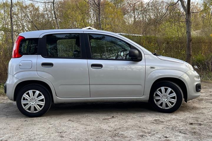 Sølv Fiat Panda fra 2015