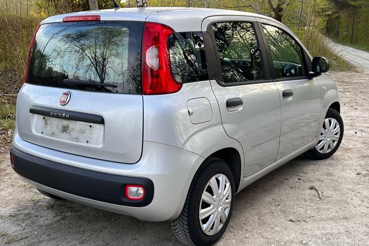 Sølv Fiat Panda fra 2015