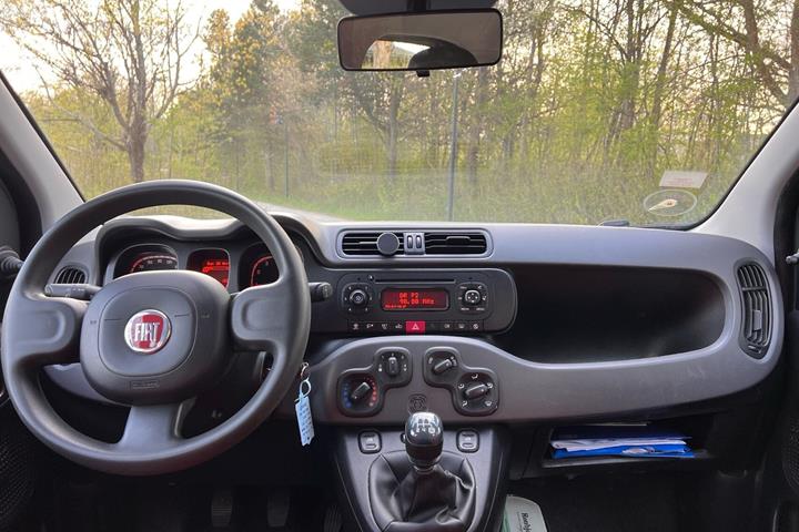 Sølv Fiat Panda fra 2015