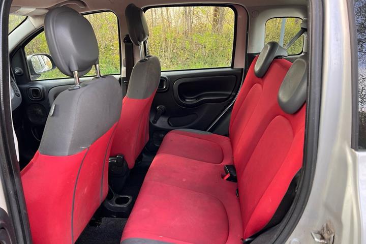 Sølv Fiat Panda fra 2015