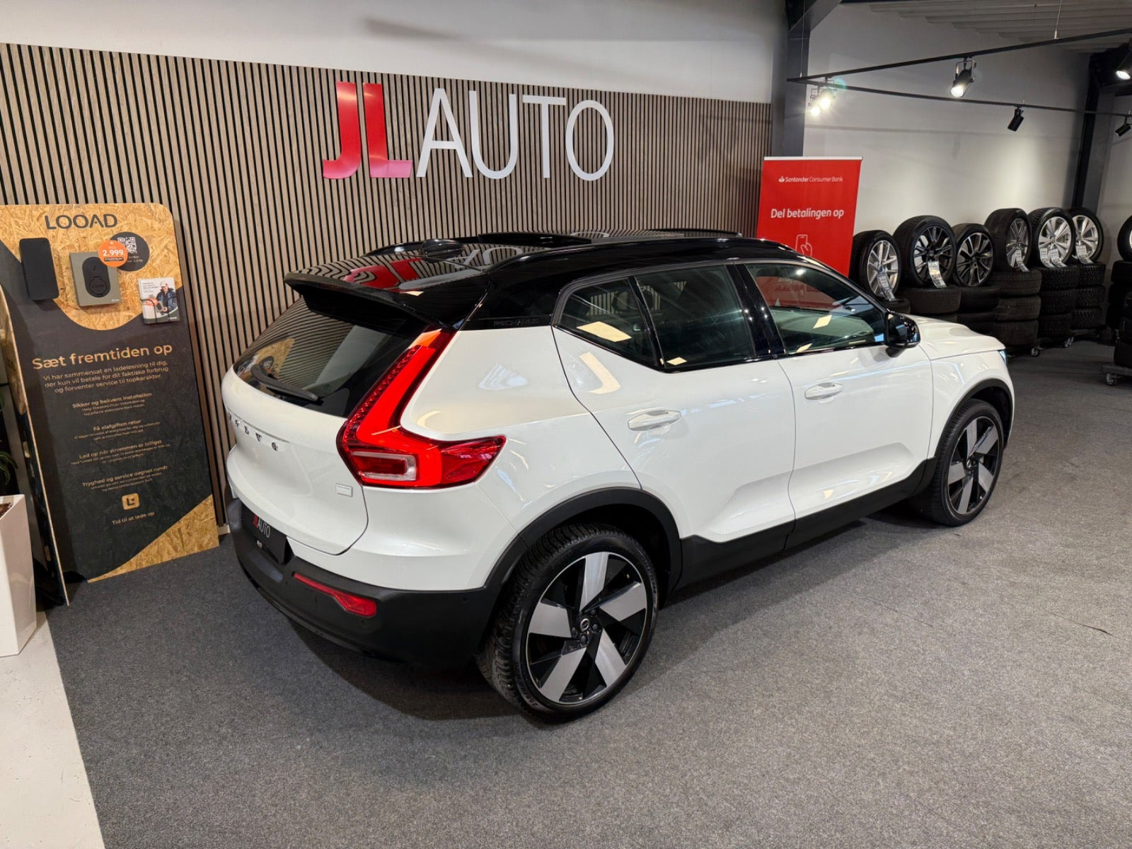 Hvid Volvo XC40 fra 2024