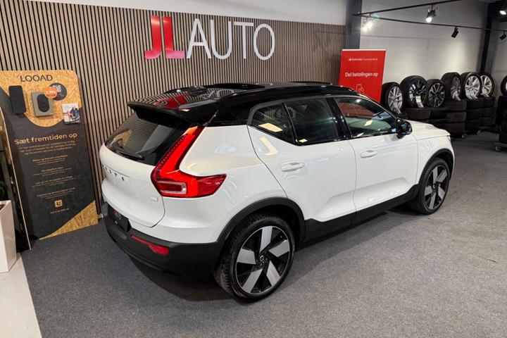 Hvid Volvo XC40 fra 2024