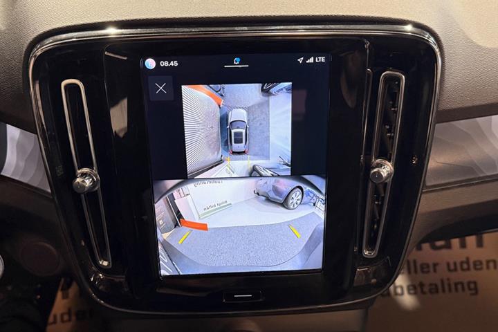 Hvid Volvo XC40 fra 2024
