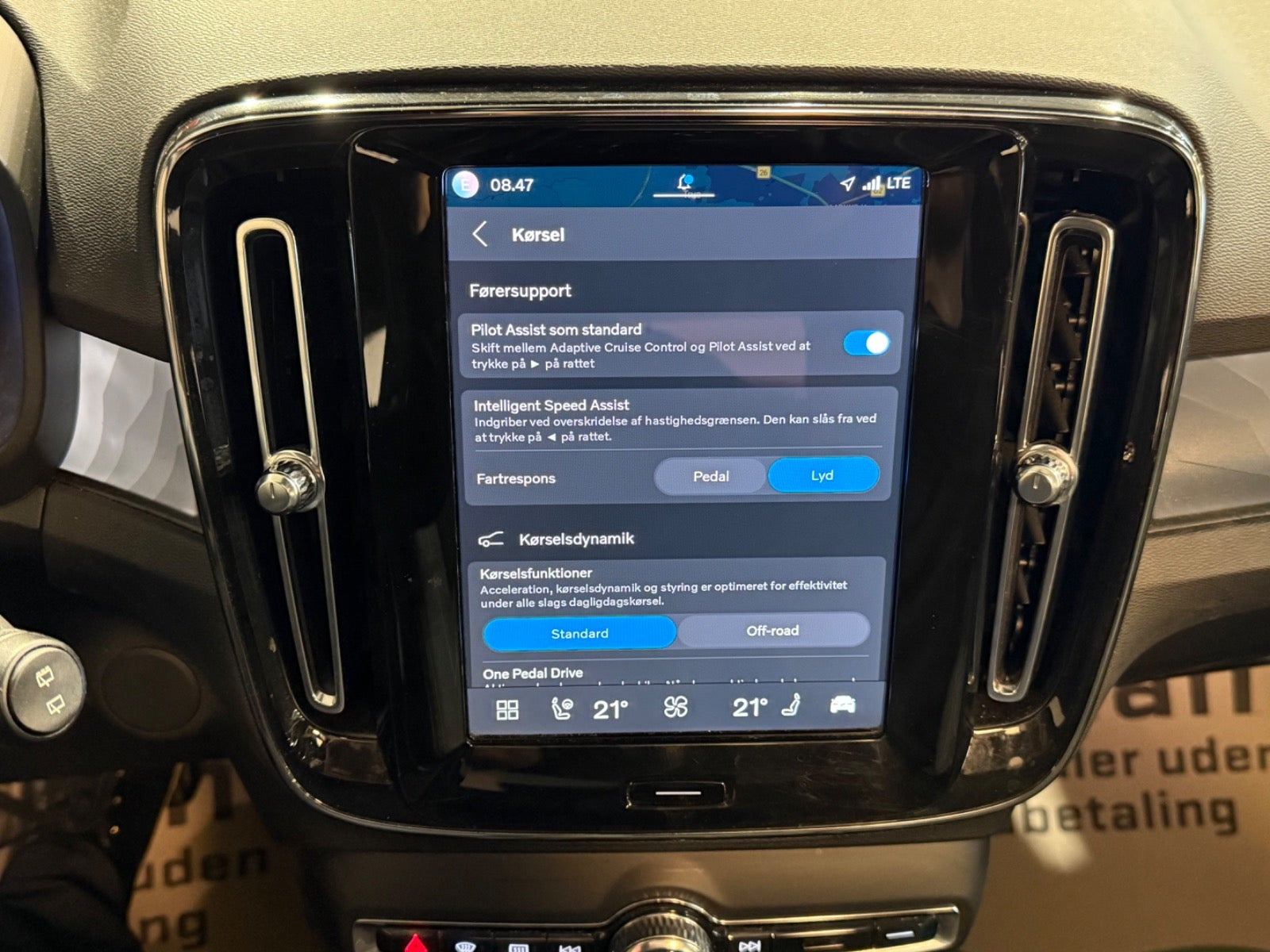 Hvid Volvo XC40 fra 2024