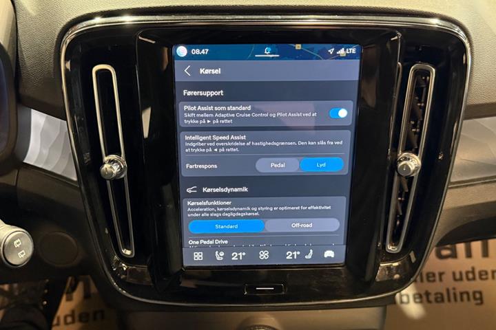 Hvid Volvo XC40 fra 2024