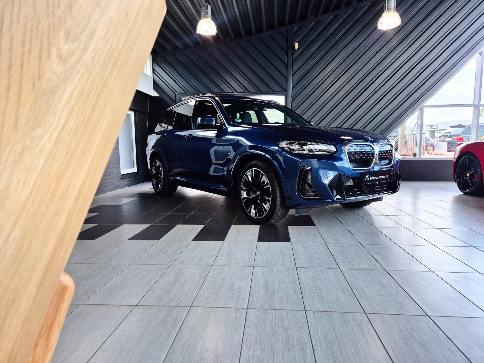 Blå BMW iX3 fra 2022