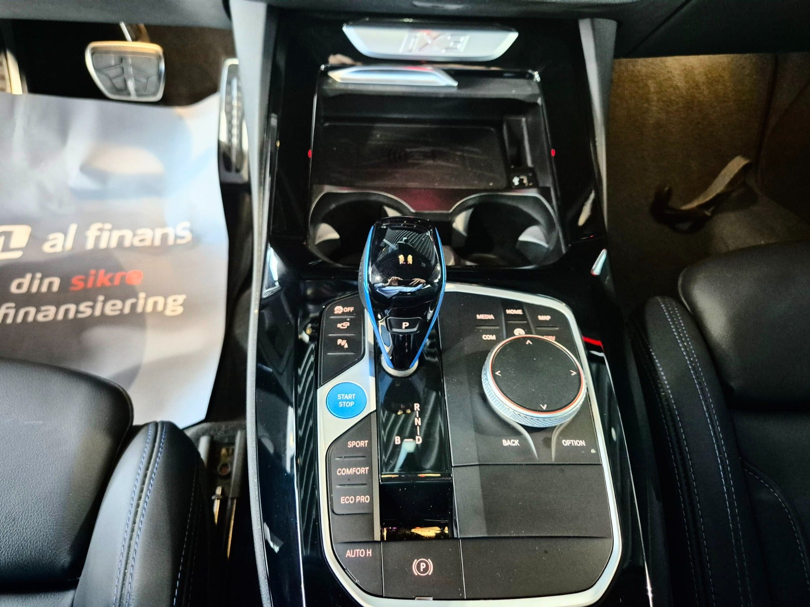 Blå BMW iX3 fra 2022