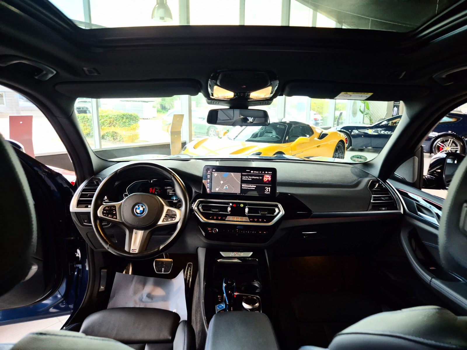 Blå BMW iX3 fra 2022