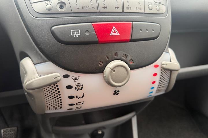 Grøn Citroën C1 fra 2010