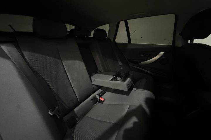 undefined BMW 318i fra 2016