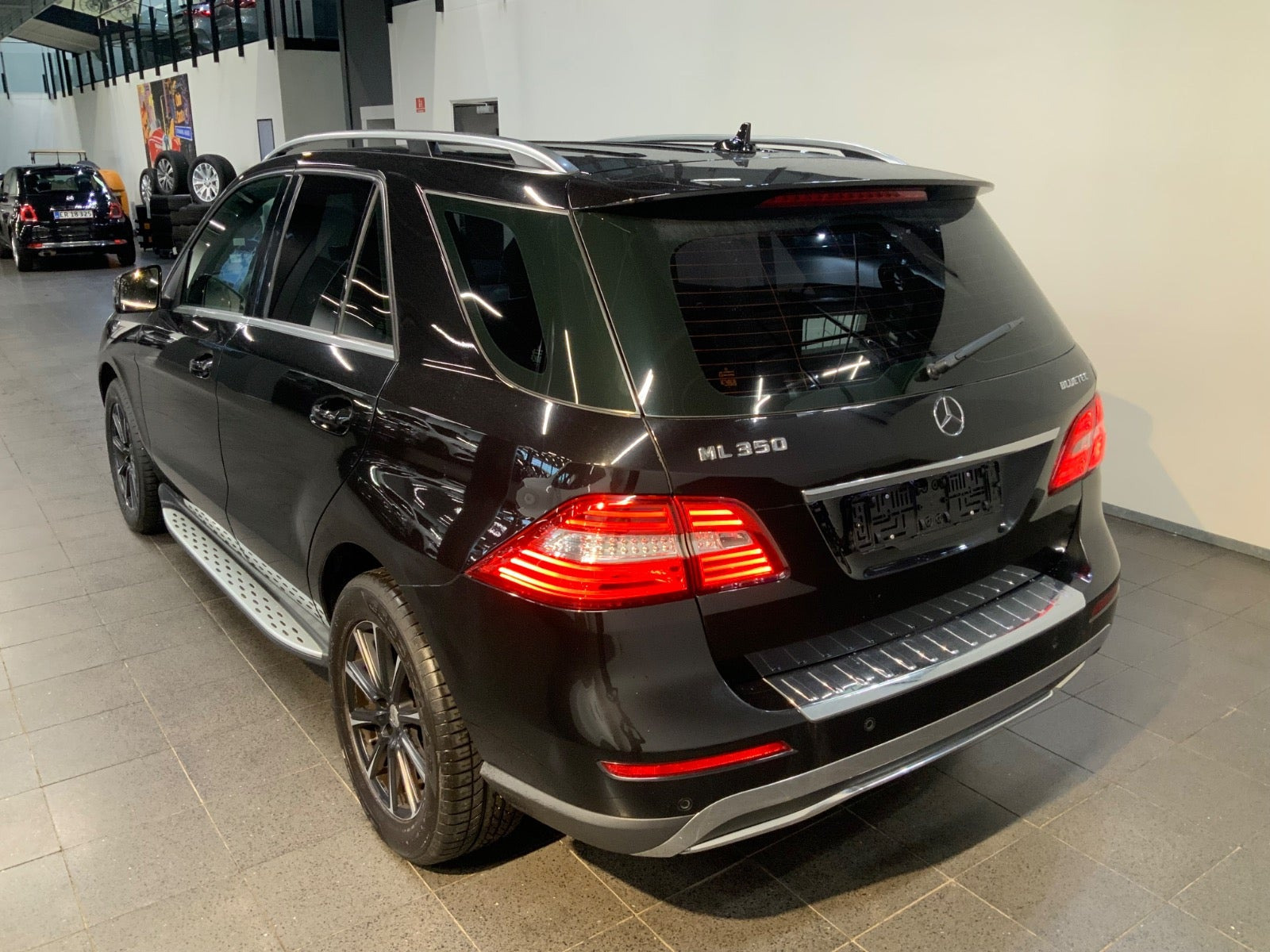 Sort Mercedes ML350 fra 2013