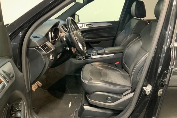 Sort Mercedes ML350 fra 2013