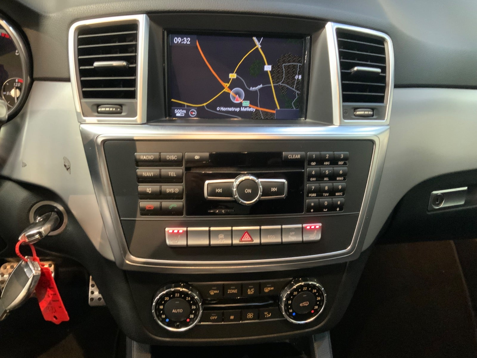 Sort Mercedes ML350 fra 2013