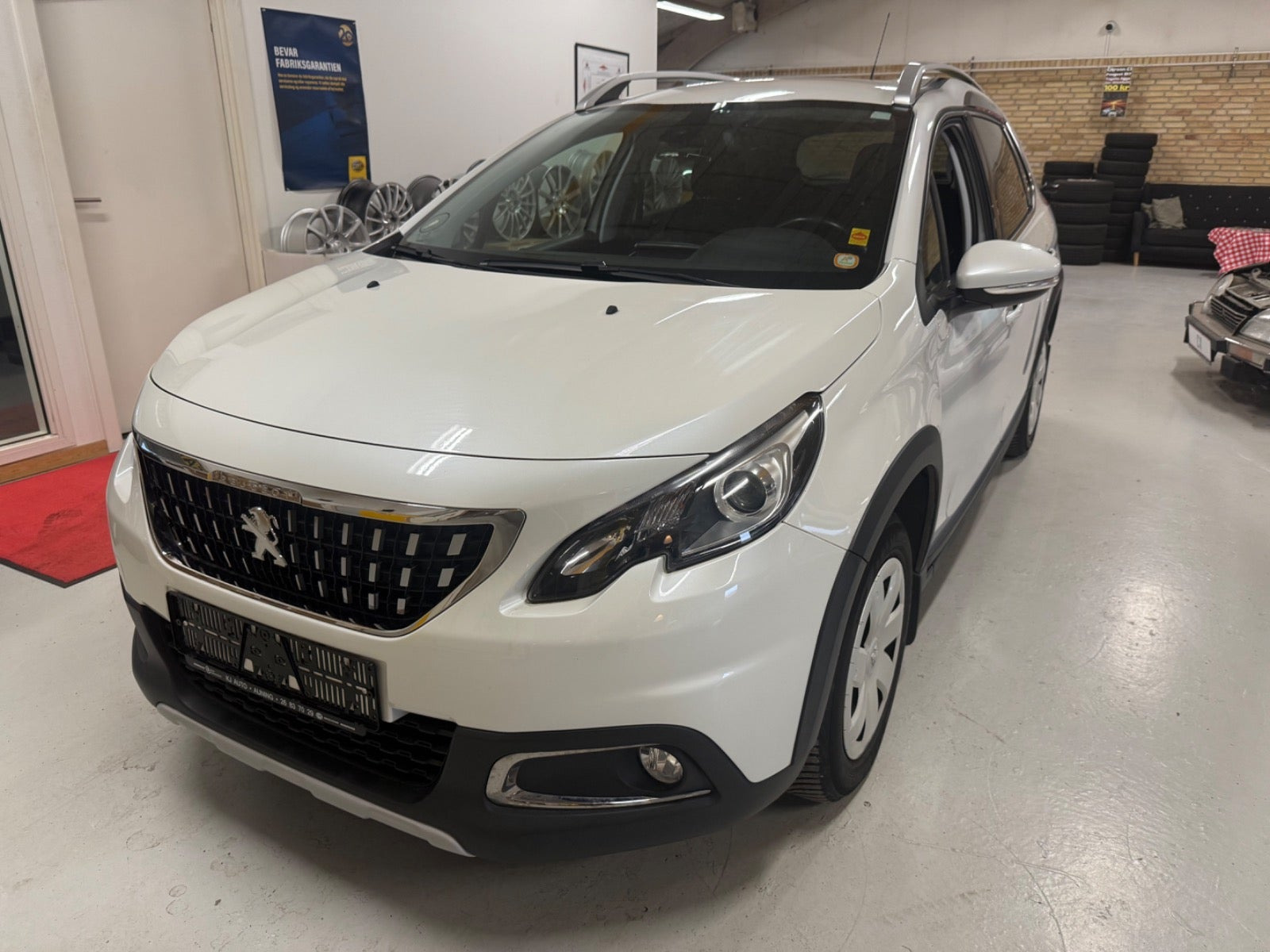 Peugeot 2008 1,6 BlueHDi 100 Allure
