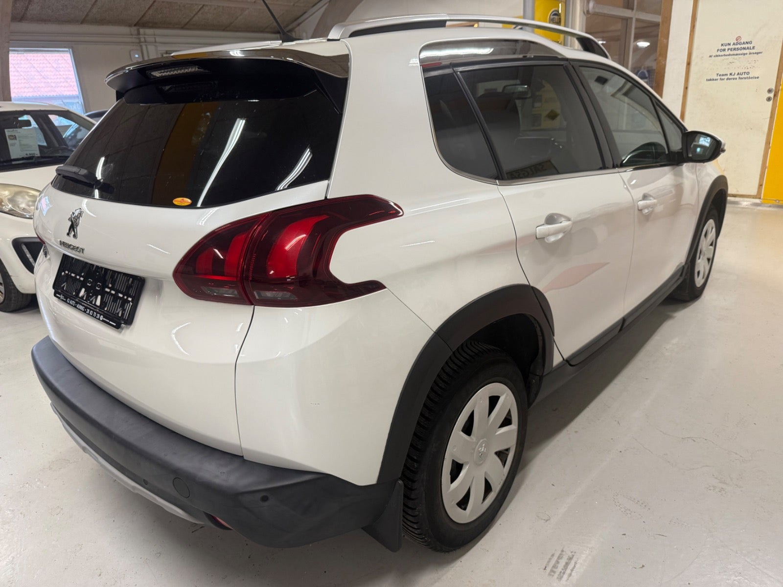 Hvid Peugeot 2008 fra 2017