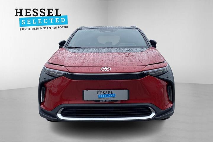 Rød Toyota BZ4X fra 2023