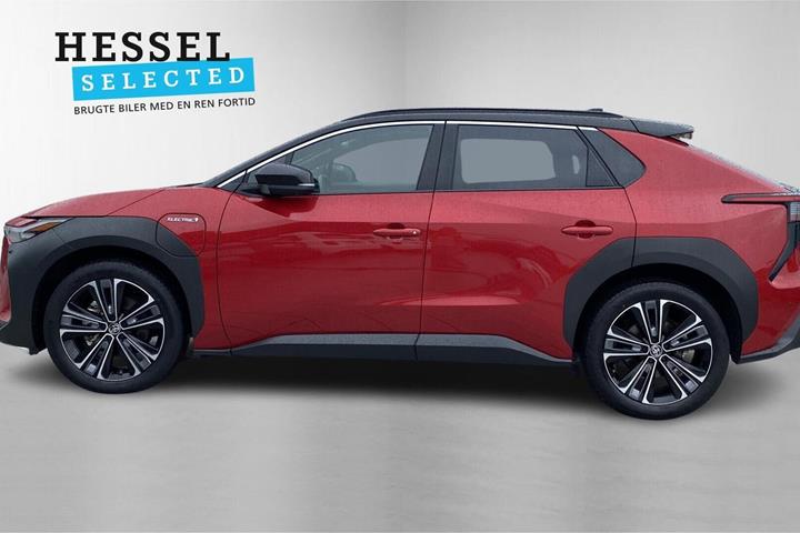 Rød Toyota BZ4X fra 2023