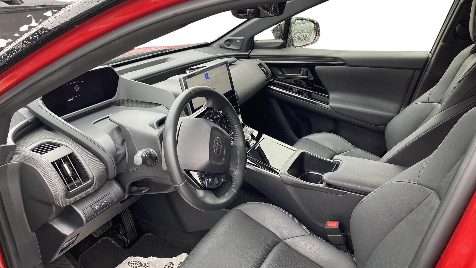 Rød Toyota BZ4X fra 2023