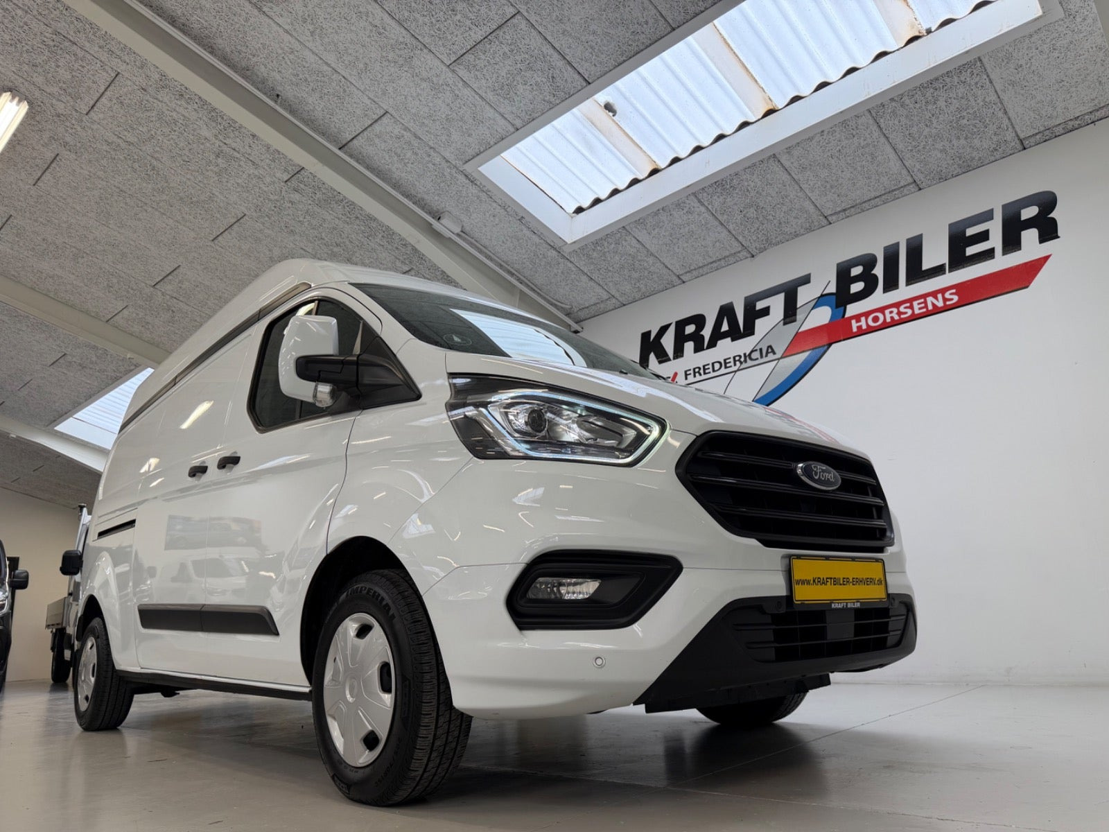 Hvid Ford Transit Custom 300 L2 fra 2018