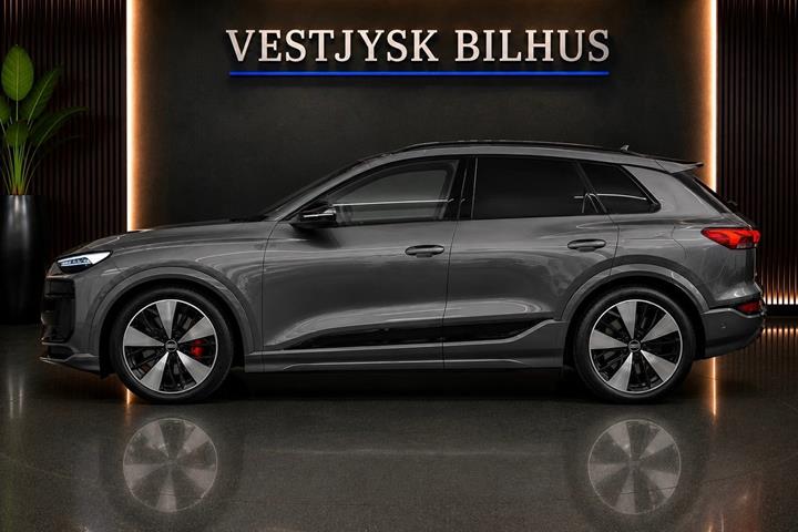 Grå Audi Q6 e-tron fra 2024