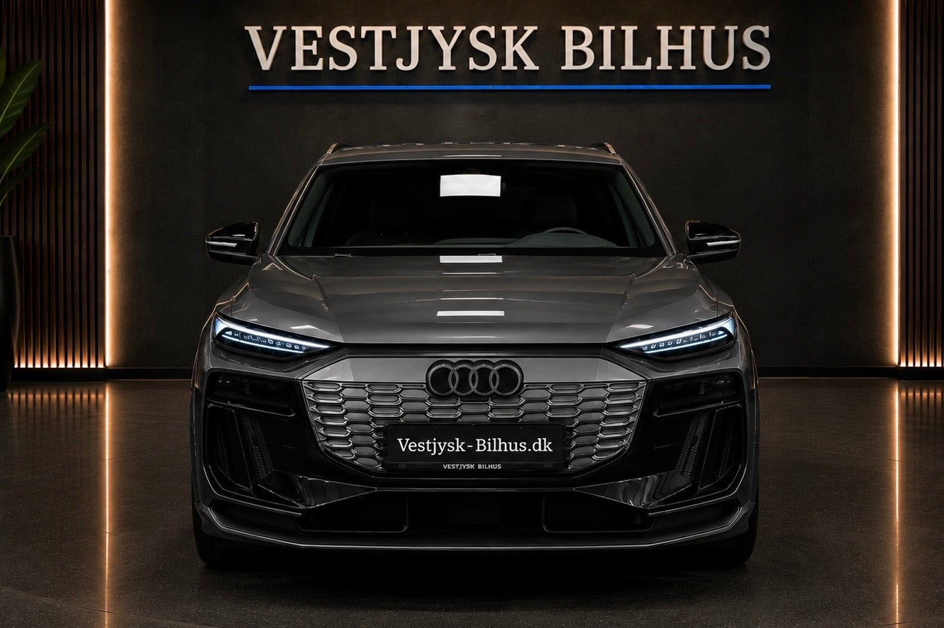 Grå Audi Q6 e-tron fra 2024