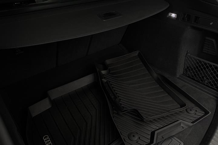 Grå Audi Q6 e-tron fra 2024