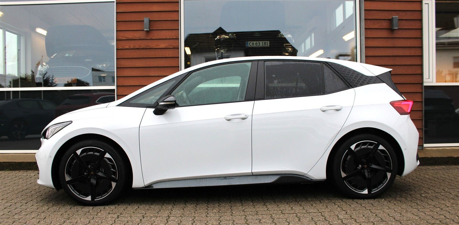 Hvid Cupra Born fra 2025