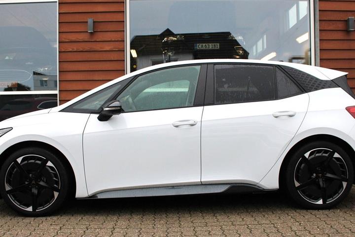 Hvid Cupra Born fra 2025