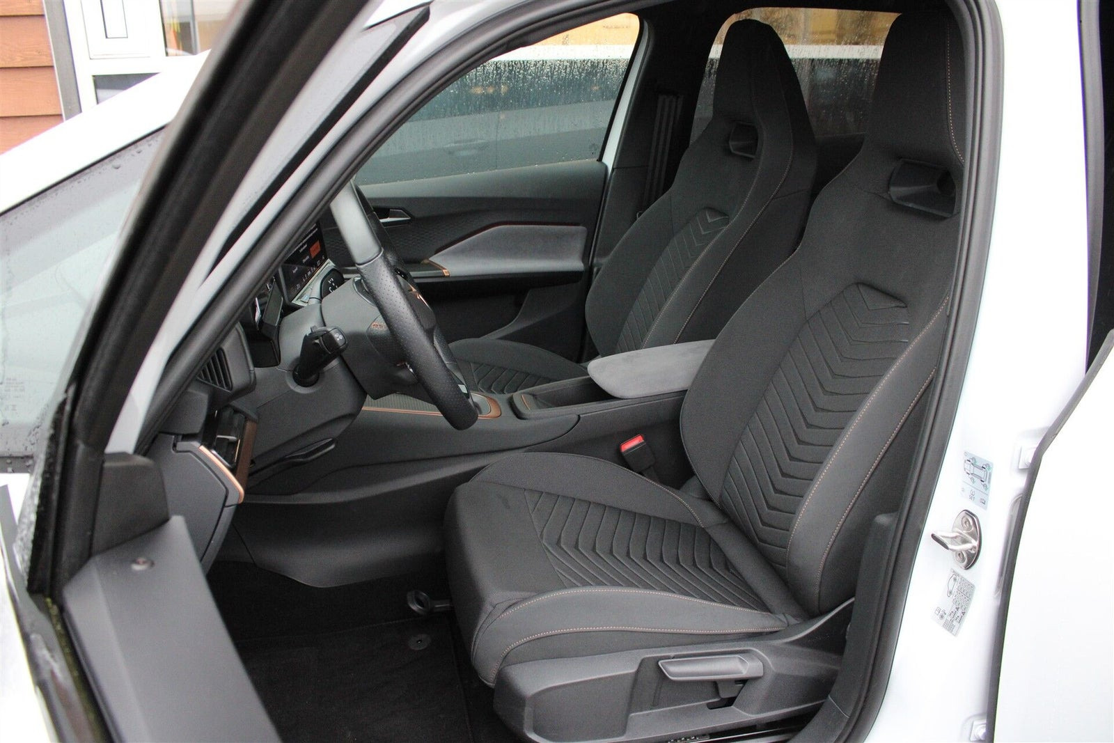Hvid Cupra Born fra 2025