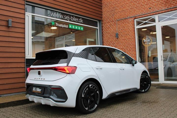 Hvid Cupra Born fra 2025