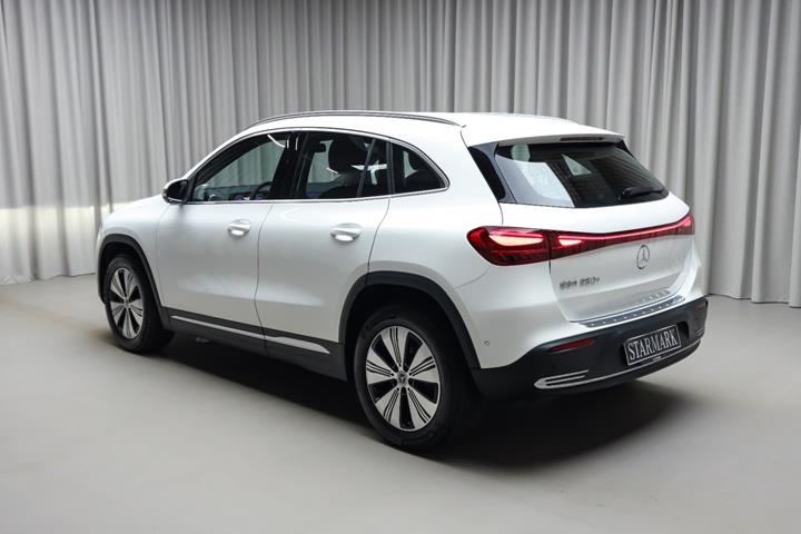 Hvid Mercedes EQA250+ fra 2026