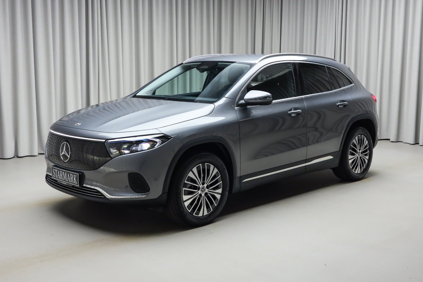 Grå Mercedes EQA250+ fra 2026