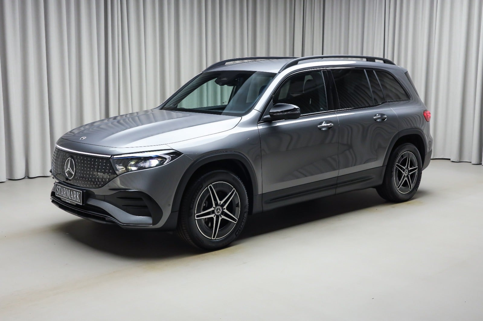 Grå Mercedes EQB250+ fra 2026
